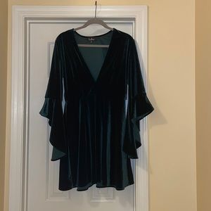 Brand New Lulus Dress- Green Velvet, Size Medium, 3/4 Tapered Bell Sleeves